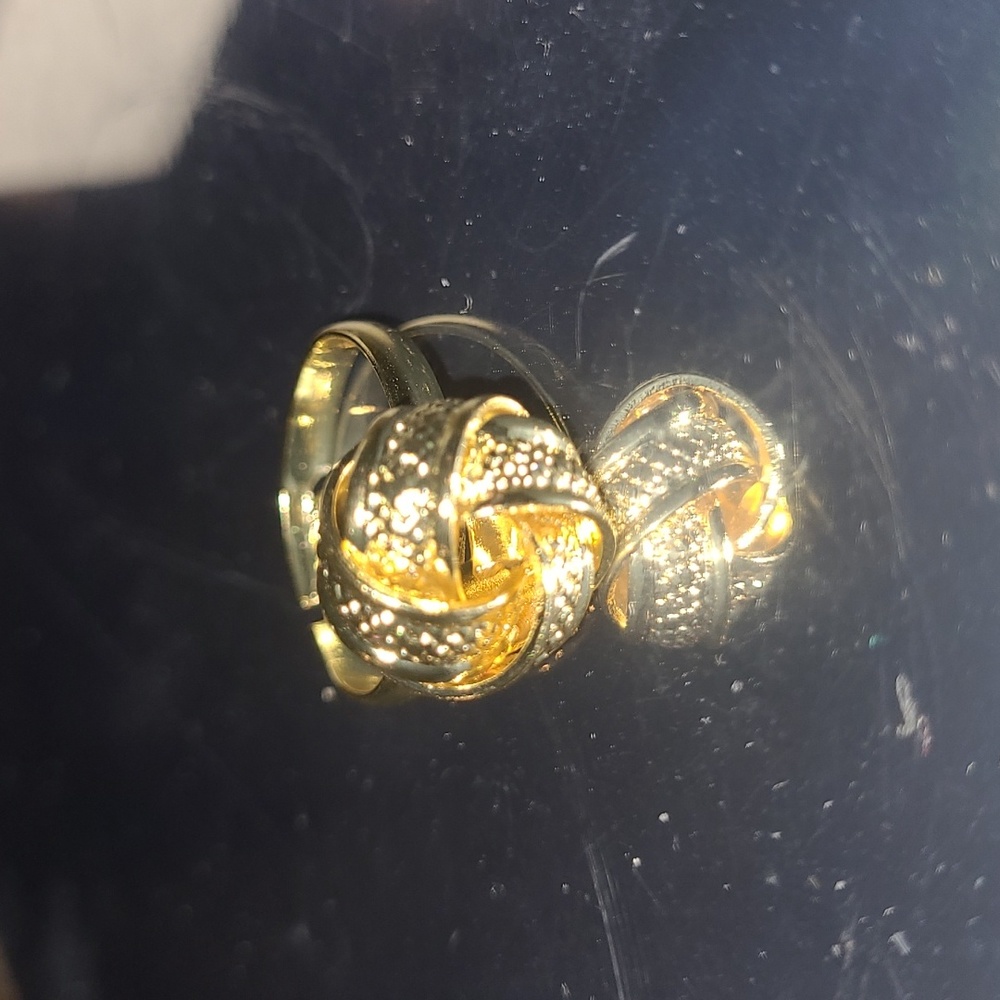 Gold toned Resizable Ring
